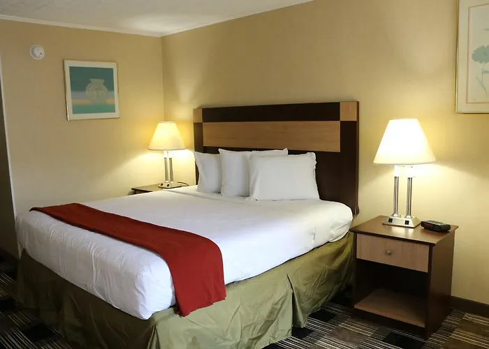 Castlewood Inn