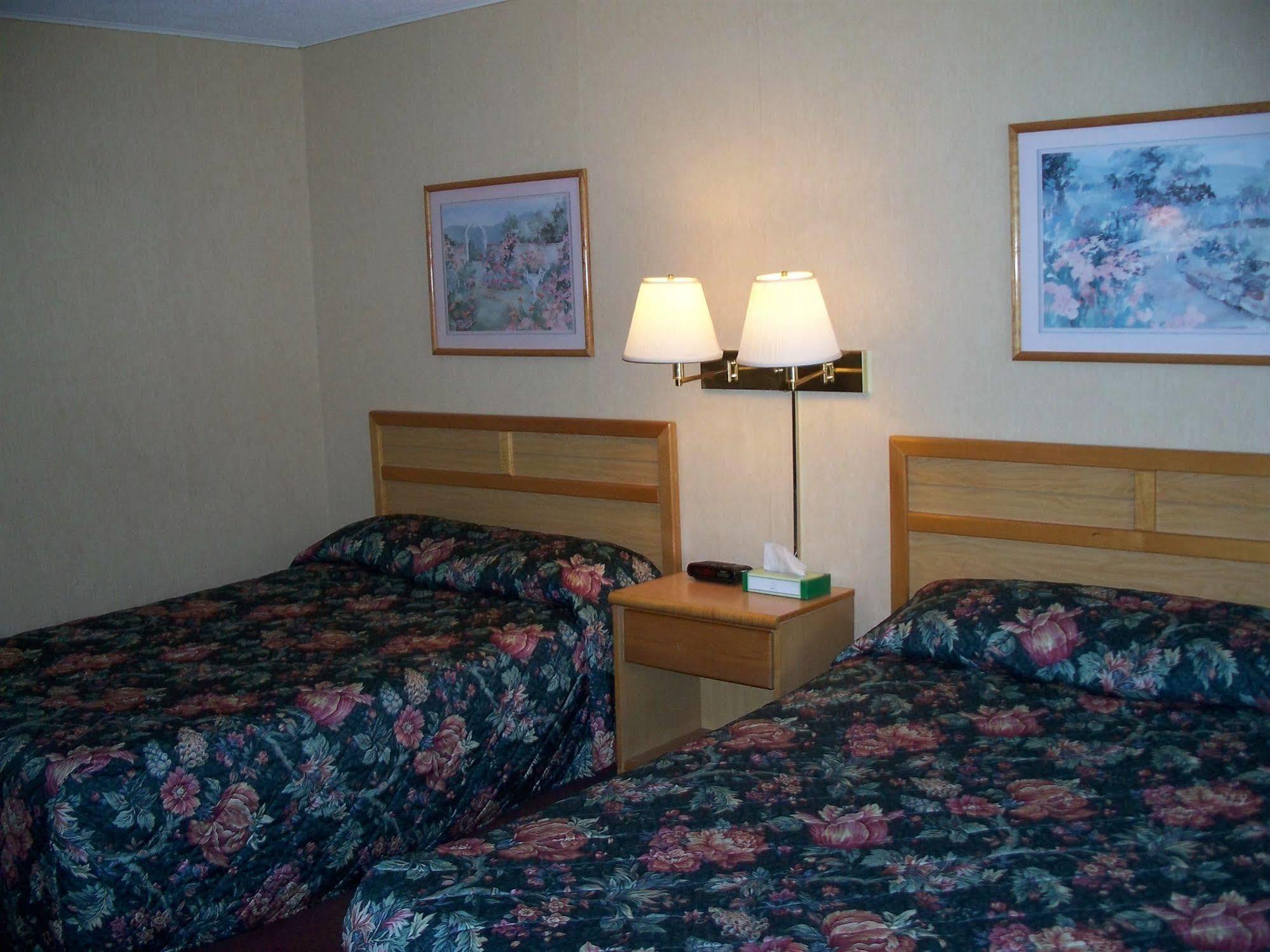 Castlewood - Motel 2*